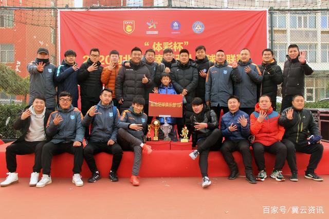 官方：谢初筠离开斯图加特U19队 他正在参加土伦杯